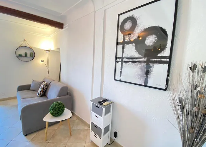 06bj - Beautiful Air-conditioned Duplex With Balcony Antibes