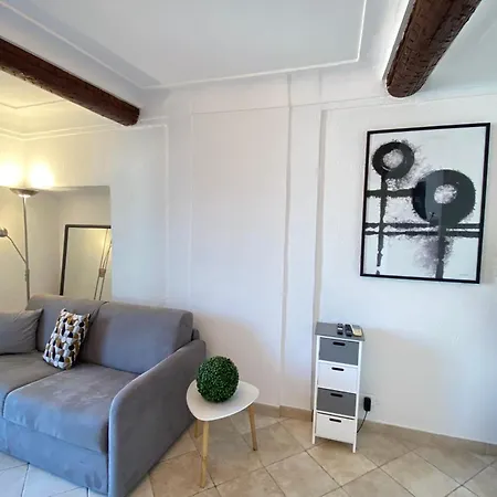 06bj - Beautiful Air-conditioned Duplex With Balcony Apartmán