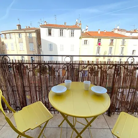 06bj - Beautiful Air-conditioned Duplex With Balcony Apartament *