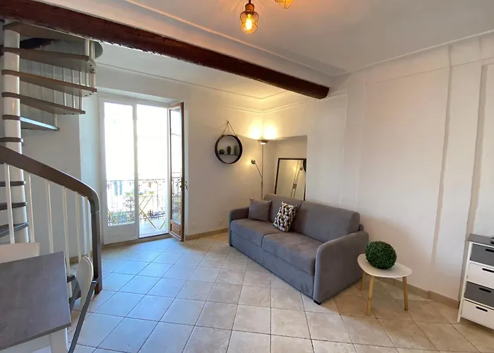 06bj - Beautiful Air-conditioned Duplex With Balcony * Antibes