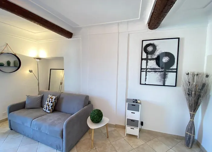 06bj - Beautiful Air-conditioned Duplex With Balcony Apartament
