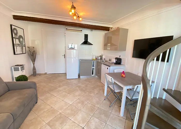 06bj - Beautiful Air-conditioned Duplex With Balcony * Antibes